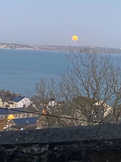 Modern Studio Apartment With Outstanding Views, Sleeps 2 Newlyn Bagian luar foto